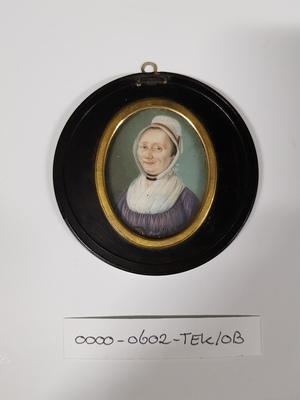 0000-0602-TEK a.jpg; 0000-0602-TEK/OB; Miniatuurportret van een onbekende dame; waterverf